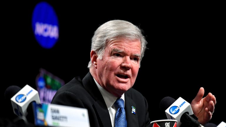 Hoops Recruits Say NIL Approval Makes College More Attractive